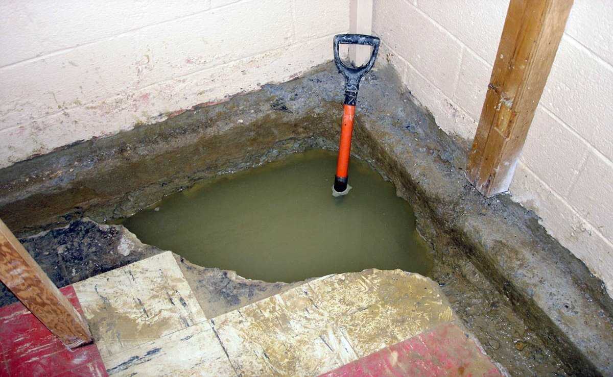 Грунтовая вода в подвале - что делать Схема устройства внутреннего дренажа в подвале дома Внутренняя гидроизоляция стен изнутри подвала Видео
