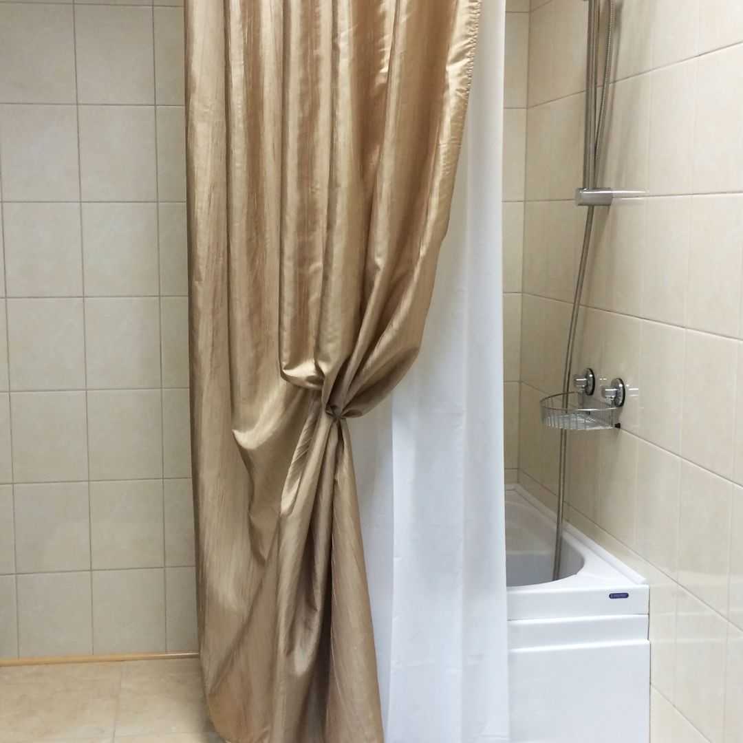 Стеклянная шторка для ванной: выбор и монтаж своими руками
