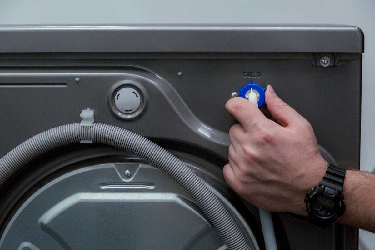 Как почистить сливной шланг в стиральной машине