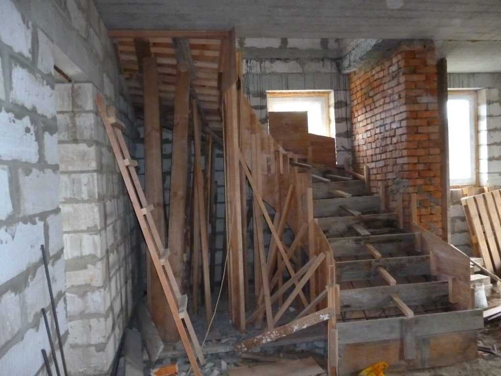 Как сделать монолитную бетонную лестницу своими руками