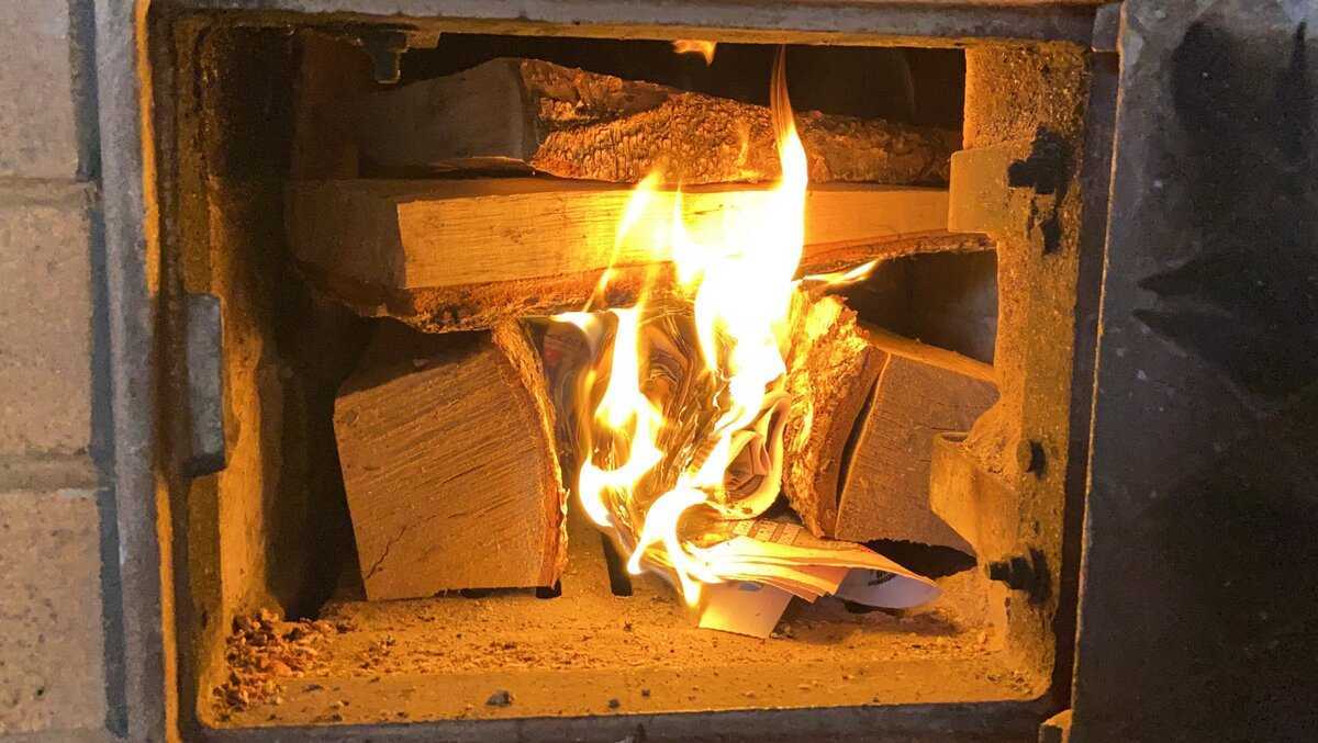 Как правильно топить печь дровами или углем: подробная инструкция