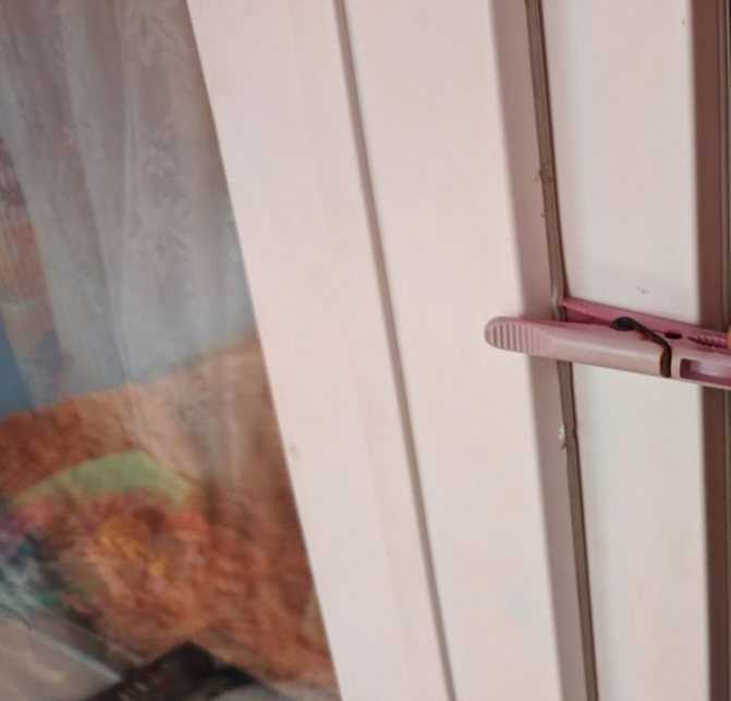 Как открыть пластиковое окно снаружи без повреждений? | окно у дома