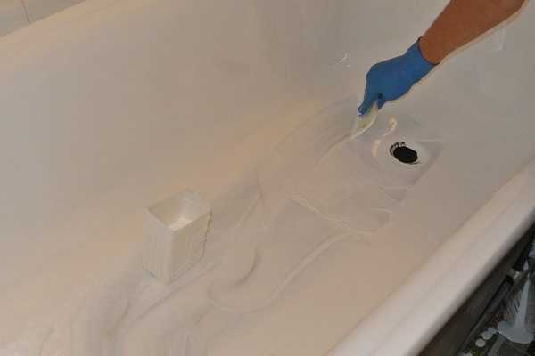 Как покрасить чугунную ванну, 4 способа реставрации