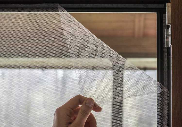 Как установить москитную сетку на пластиковое окно? 30 фото