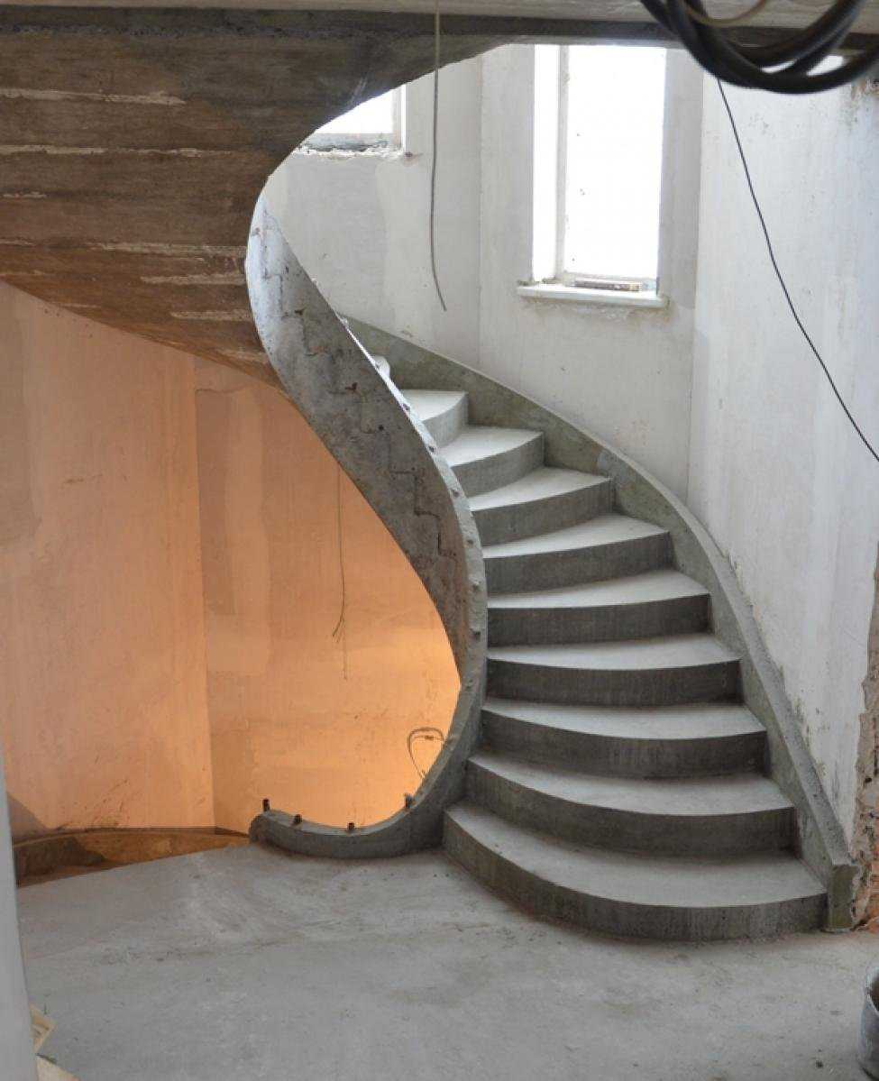 Бетонная лестница на второй этаж: фото в частных домах, чем отделать, изготовление своими руками, оформление дизайна