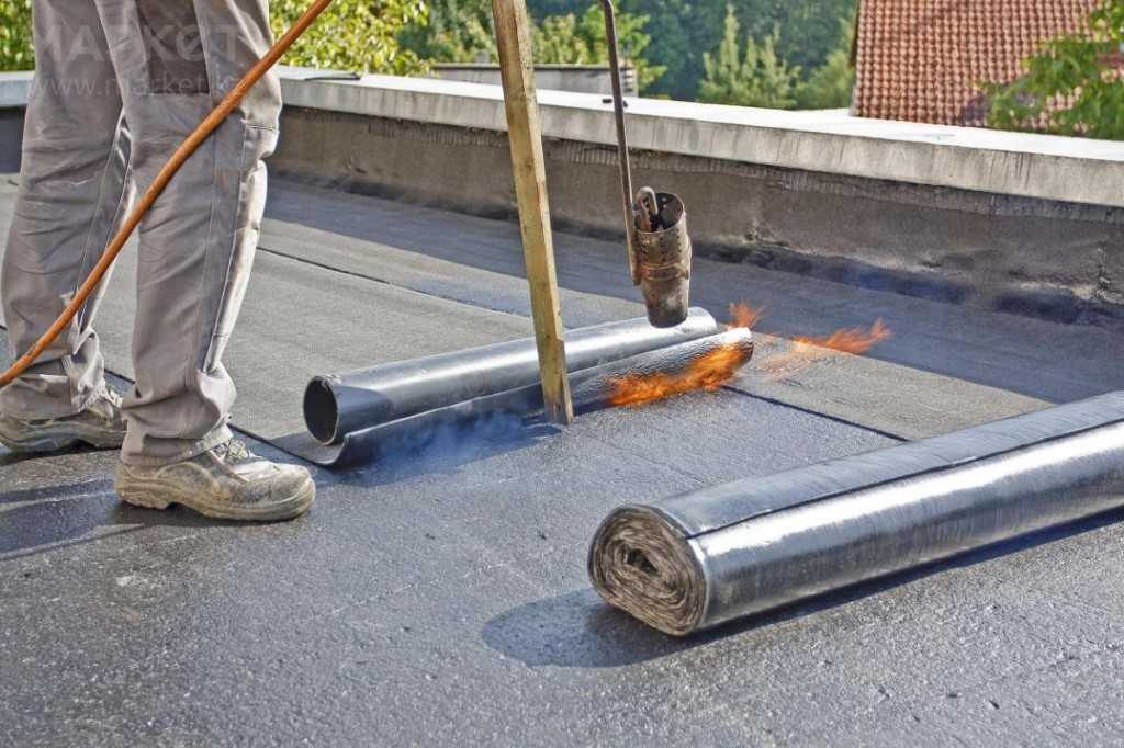 » чем покрыть крышу гаража из бетонных плит? материалы и технология укладки