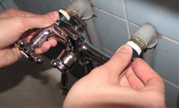 Поэтапная инструкция, как поменять смеситель в ванной своими руками