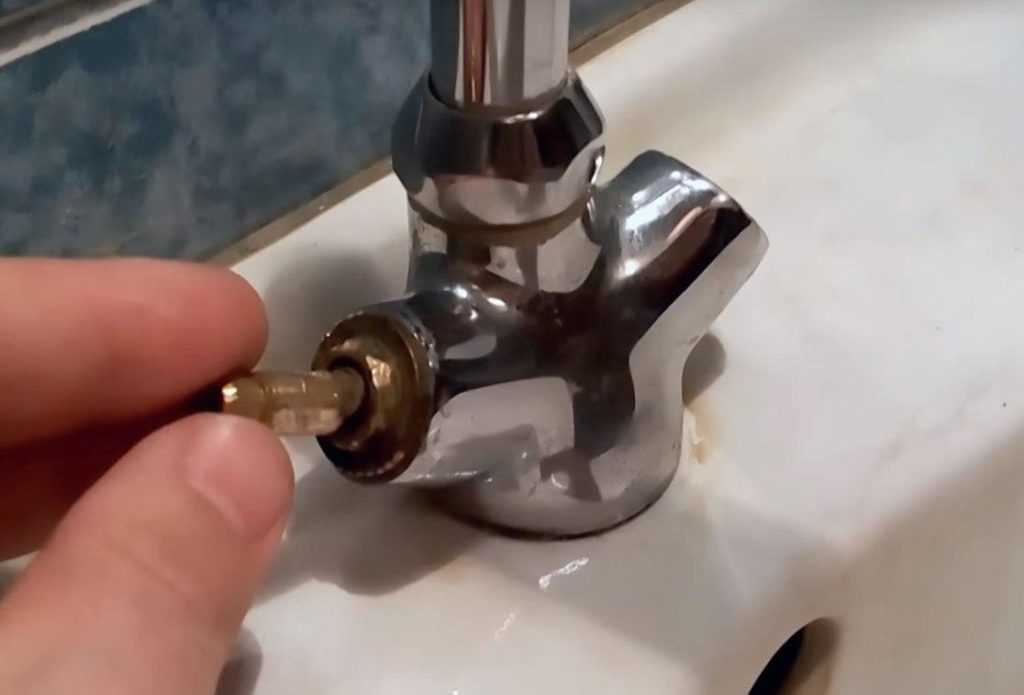 Чистка сифона в ванной и кухне своими руками
