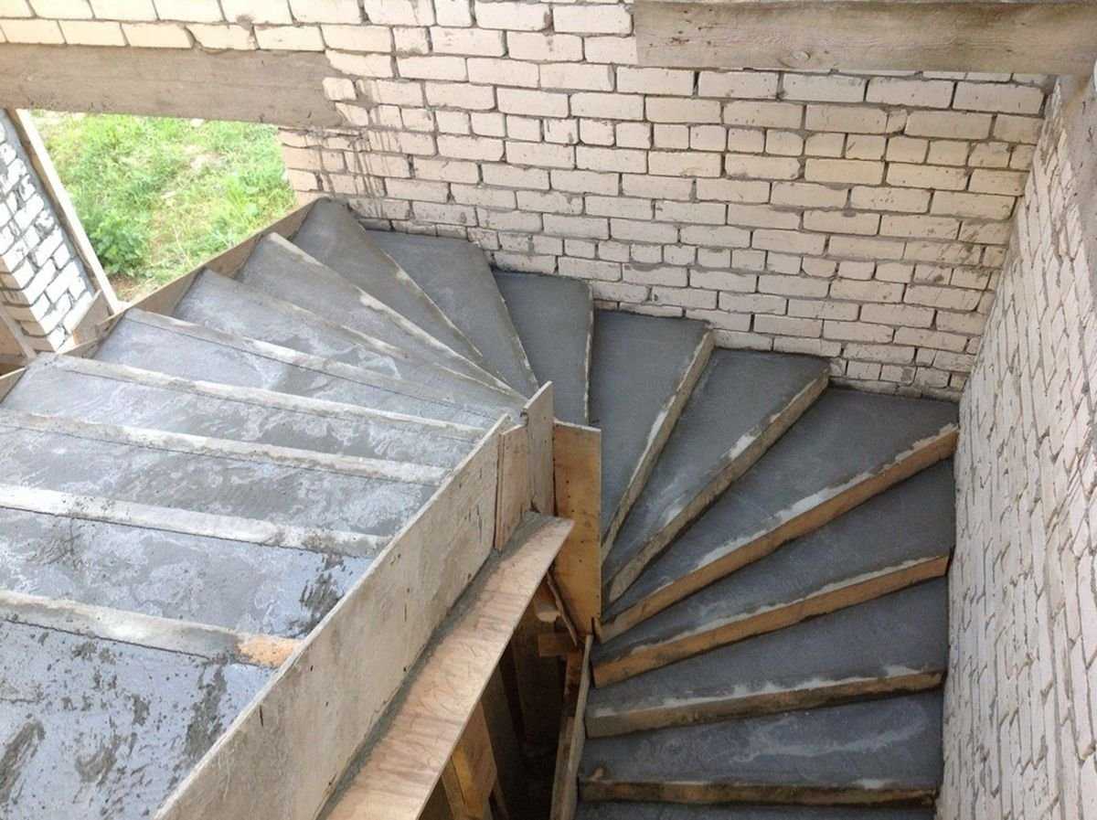Как сделать лестницу из бетона своими руками