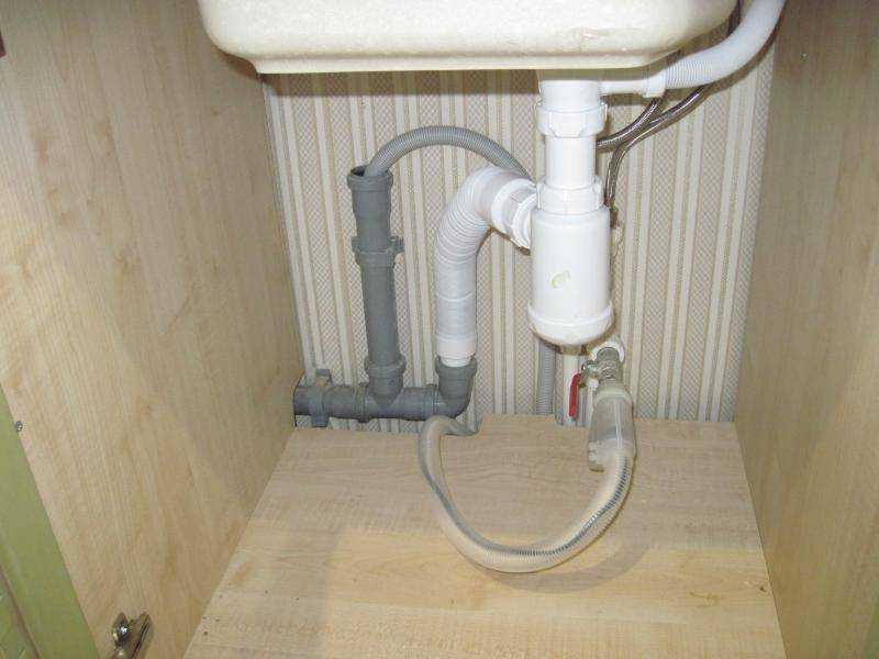 Подключение посудомоечной машины к канализации и водопроводу