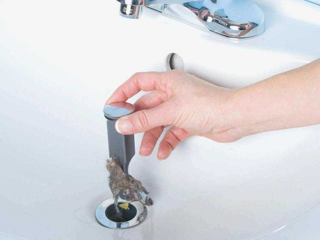 Булькает канализация в частном доме: почему при смывании унитаза булькает в ванной и запах