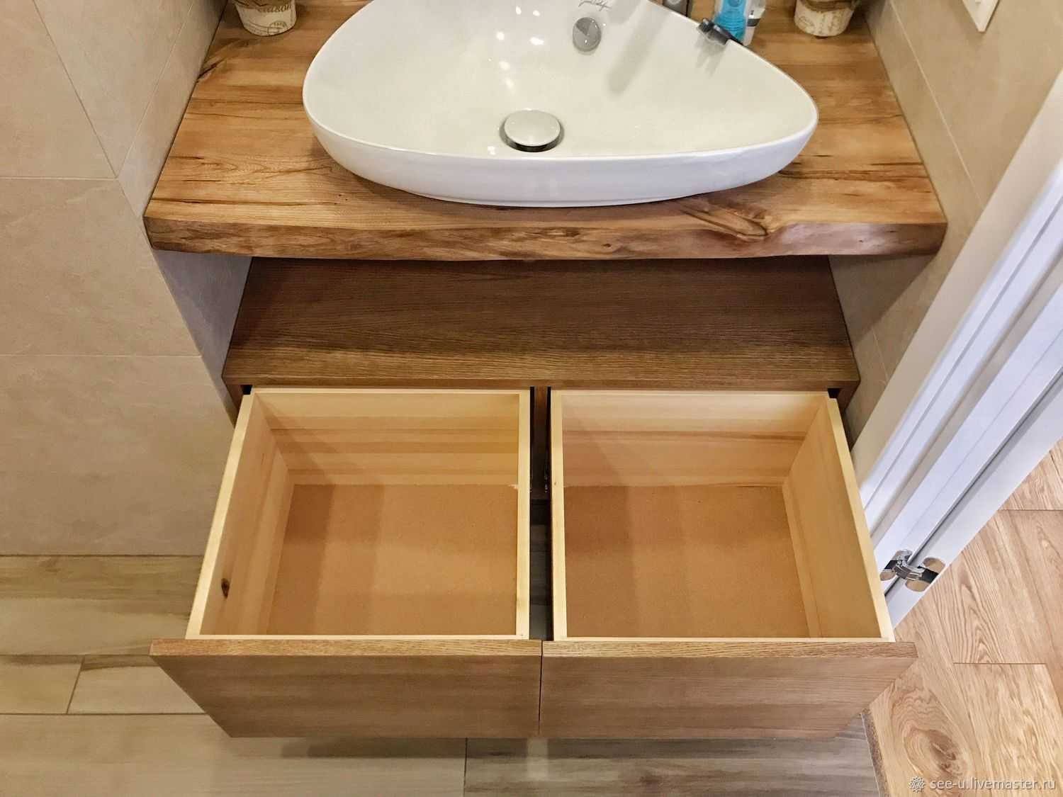 Есть три основных варианта как сделать тумбу под раковину в ванну: из деревянных щитов, из гипсокартона и из дспмдф