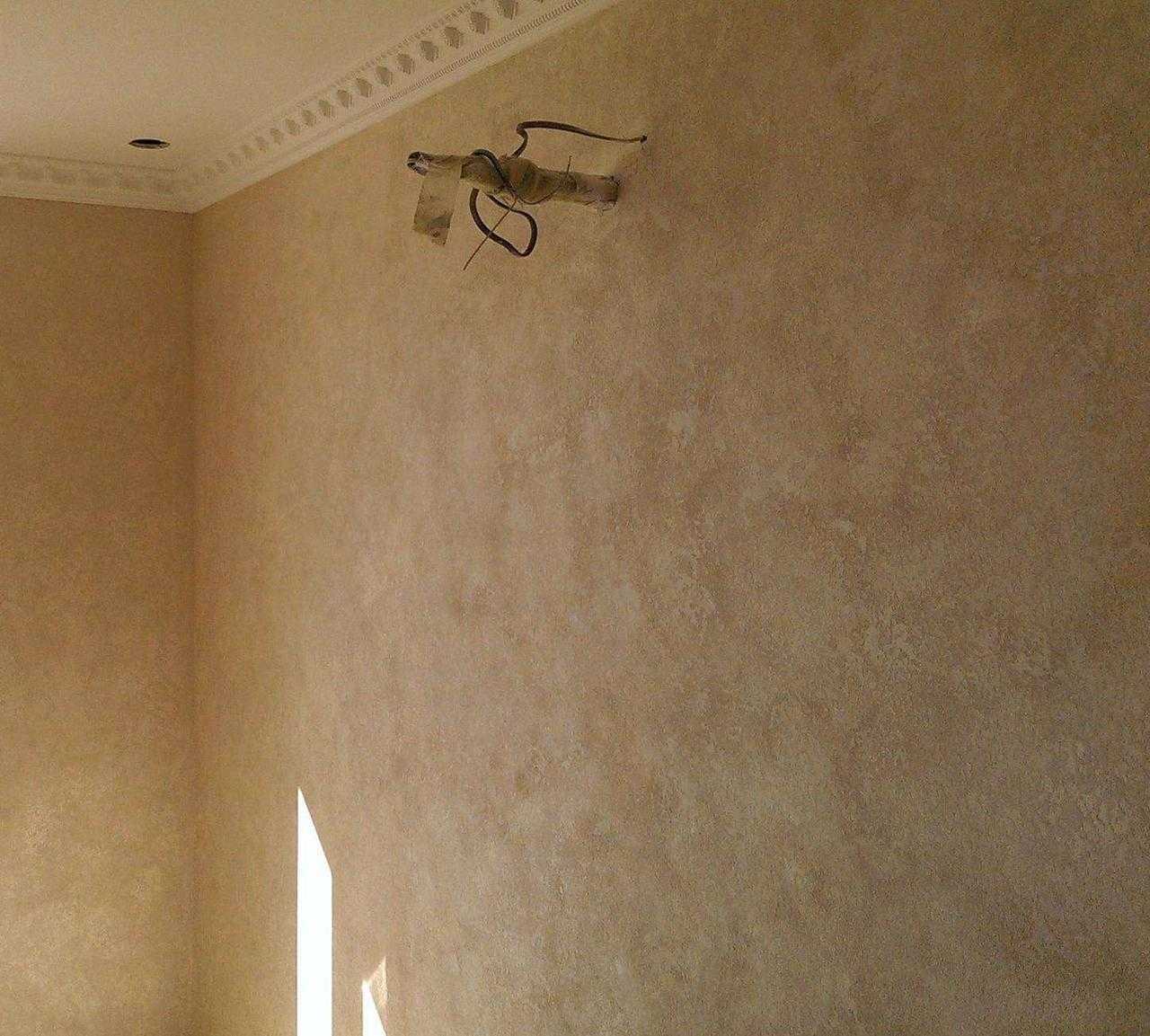 Декоративная штукатурка для внутренней отделки стен в квартире: нюансы нанесения