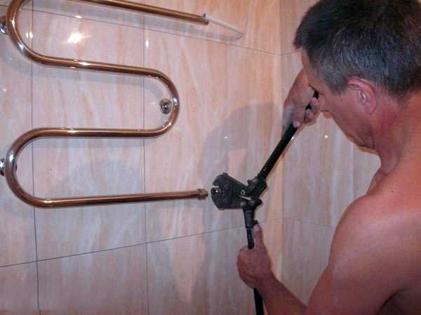 Инструкция по установке полотенцесушителя в ванной своими руками