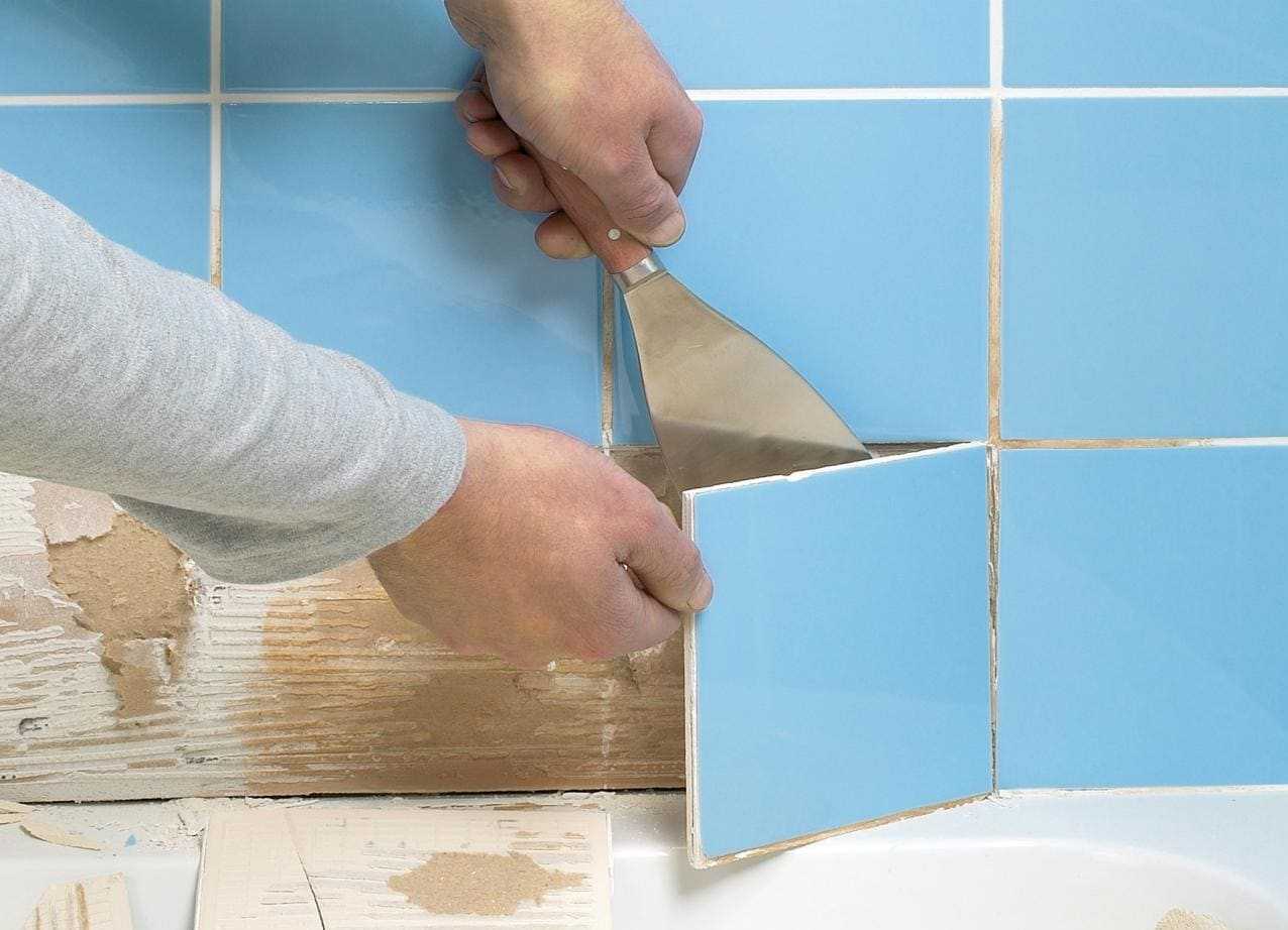 Как отбить плитку в ванной: пошаговая инструкция как удалить кафель